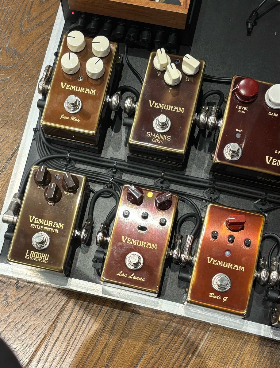 ryuhigashi's tweet photo. 先日弾かせて頂きました。VersatileなDistirtionで気持ちよいトーンでした！（爆音で弾いてたら皆さんに怒られました。。） https://t.co/wMxizAJLRr