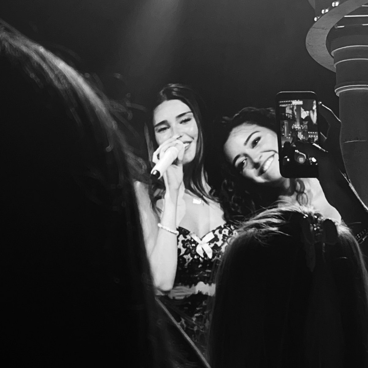 cuntiqna's tweet photo. until next time, stargirl.. ♡ #DetroitLocketTour https://t.co/8ypBjlhafj