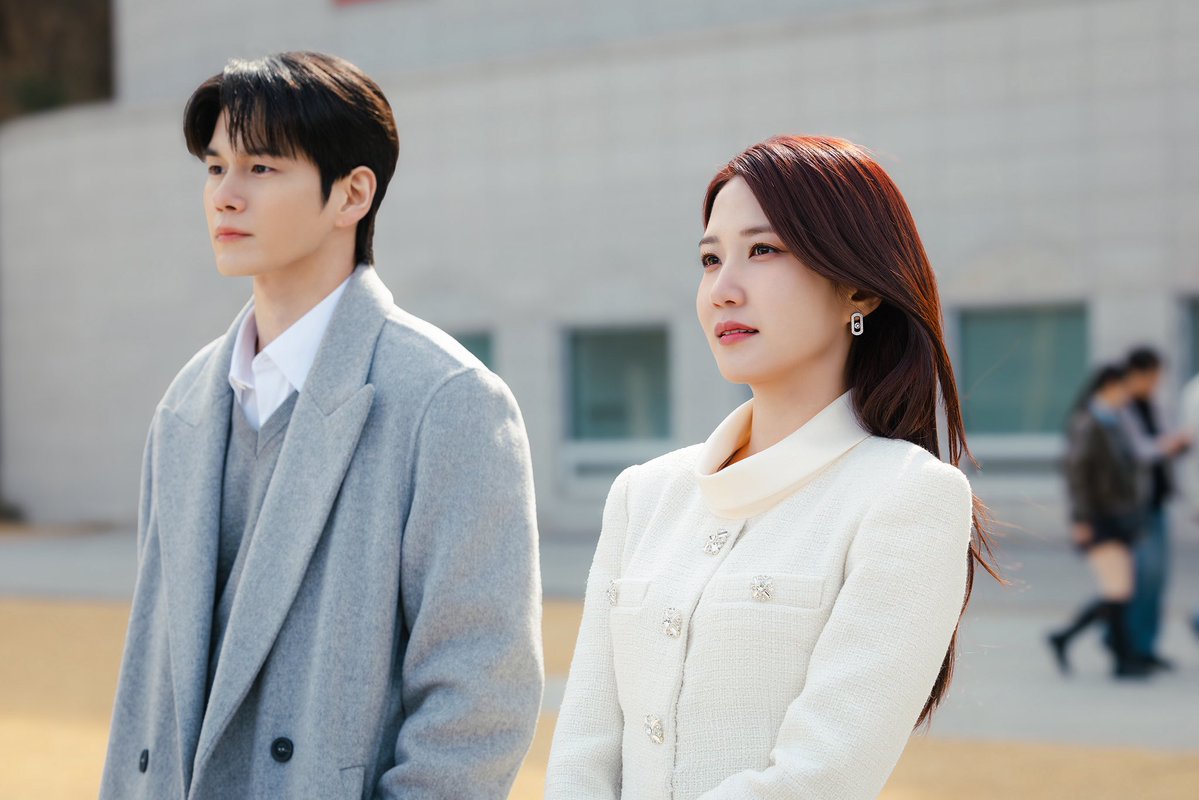 NAMOOACTORS2004's tweet photo. [#NEWS] '오싹한 연애' 박은빈·옹성우, 비밀 품은 호텔 대표들 '오싹한' 만남
▶ https://t.co/ol5Z3FYICf

#박은빈 #오싹한연애 #PARKEUNBIN #SpookyinLove https://t.co/ZtsuCixKfF