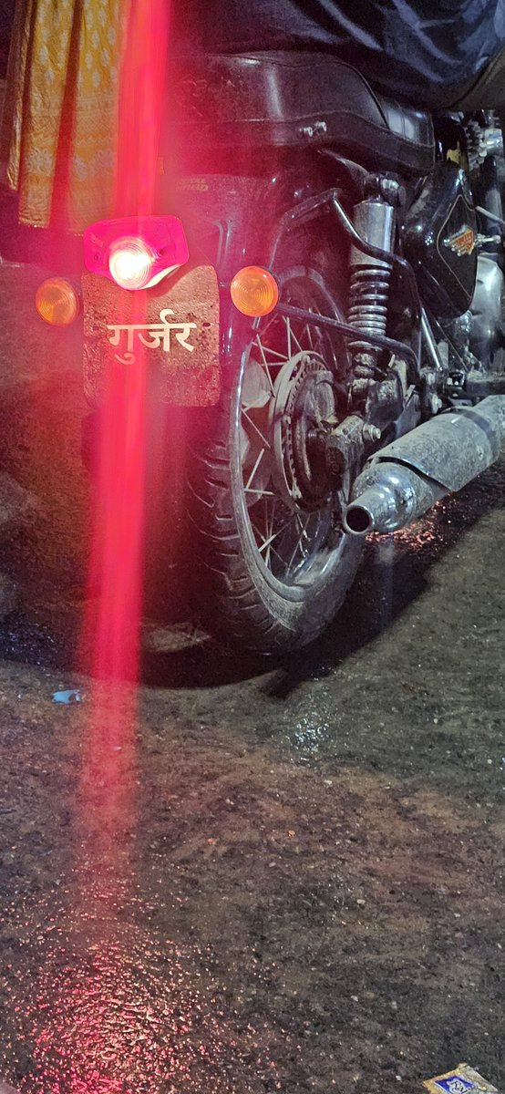 DivyaSharma32's tweet photo. @GurgaonPolice A motorcycle without a number plate was spotted near Millennium Metro Station, Gurgaon, at around 7:30 PM today. Such vehicles raise safety and security concerns. Kindly look into the matter and take necessary action.

#Gurgaon #TrafficSafety https://t.co/Qxg0fyrkzU