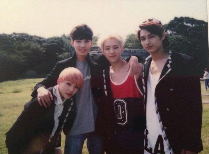 dinoqtbabie's tweet photo. HAPPY KITTEN DAYS, 96z!!!!! https://t.co/nwaWReaPlo