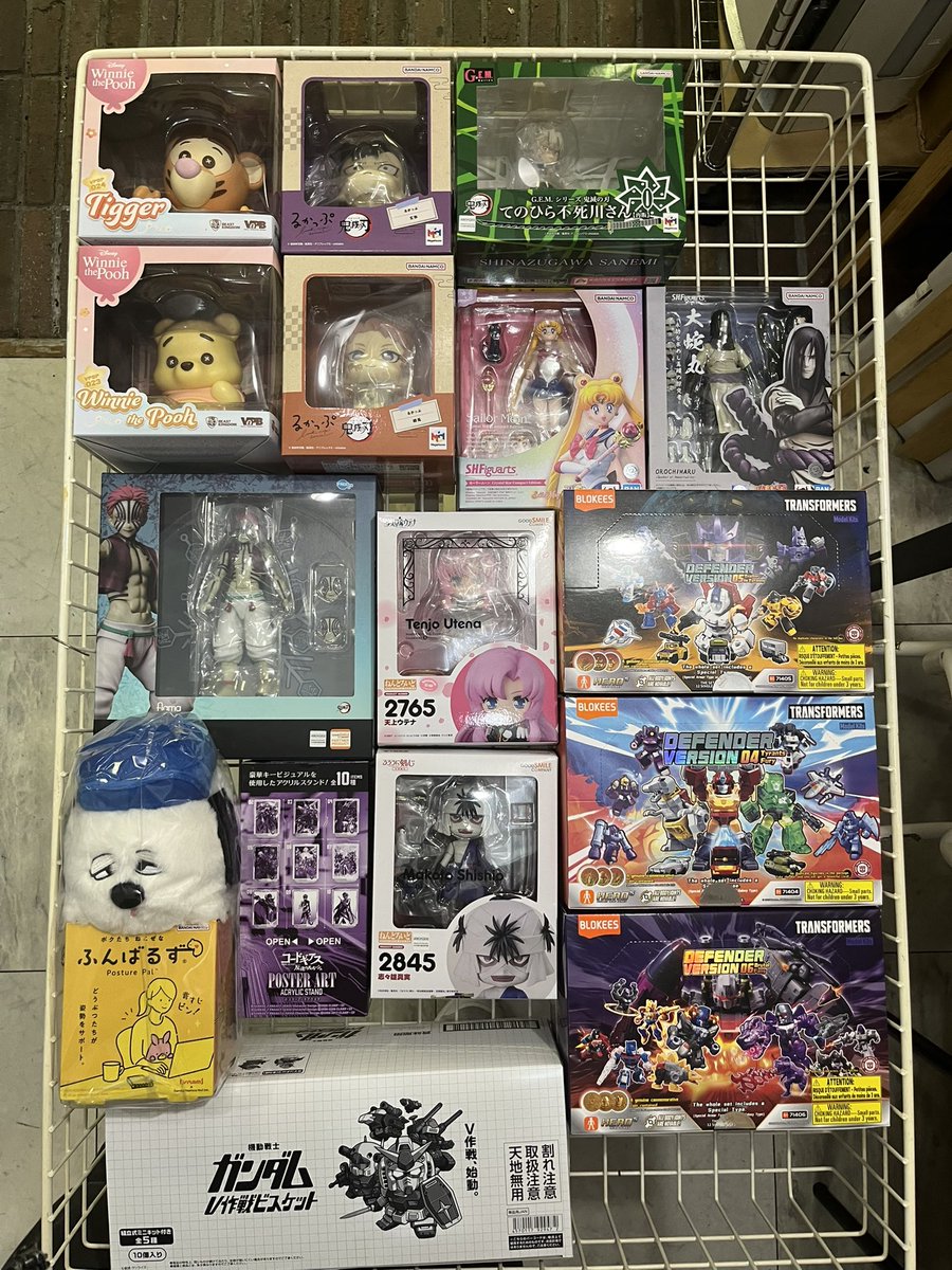 featy10's tweet photo. 【入荷情報】

人気タイトルのフィギュアや食玩色々入荷！ https://t.co/nOWvifX1lp