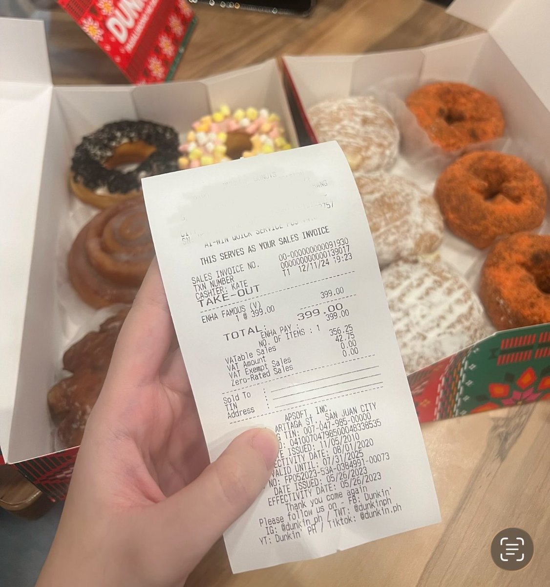sunoocart_'s tweet photo. ginawang experiment sa ncc, takbo at hakot sa bench, walang kasawaan na donuts ..2024 was really that year😭 https://t.co/OAh7f2YqnK