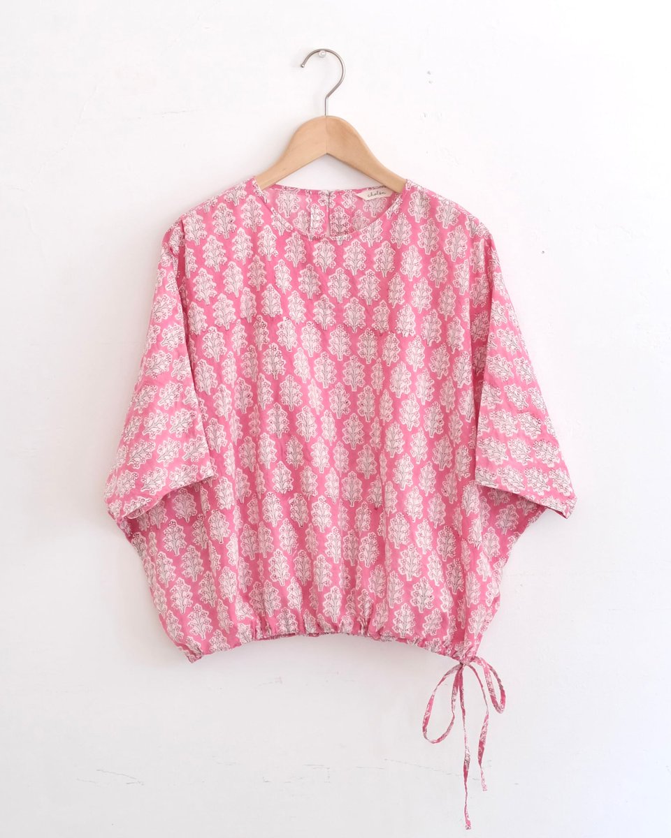 cholonshop's tweet photo. インドの手染め生地「ブロックプリント」。今年はこの生地を使って、さまざまなタイプの洋服を作りました。ワンピースとトップスをまとめて紹介します。
https://t.co/asDCxtFh43
https://t.co/OKUZkNUVOO
https://t.co/Yxud248uID
#cholon #チョロン #cholonチョロン #cholonshop #ブロックプリント https://t.co/iFt9LHp1r2