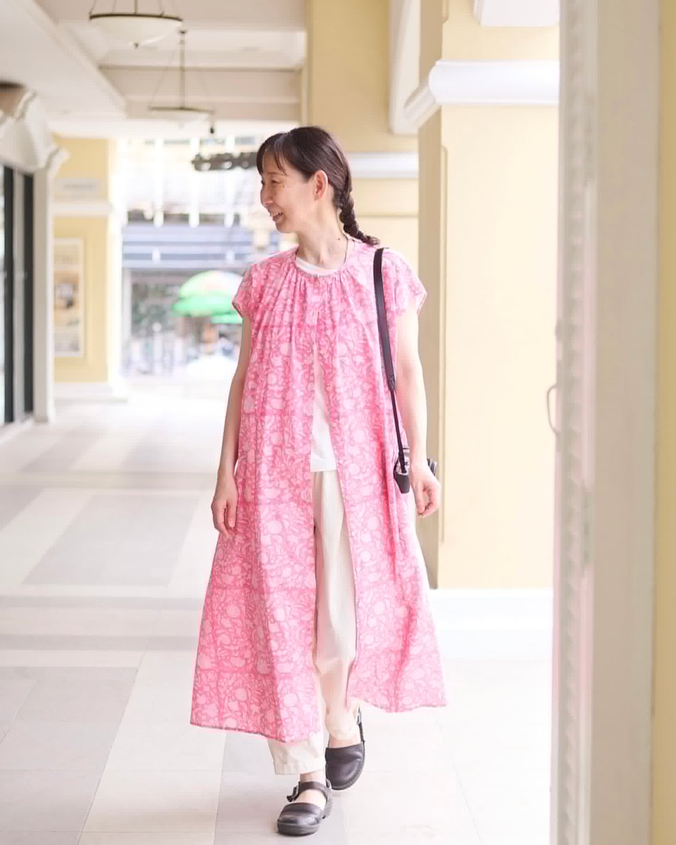 cholonshop's tweet photo. インドの手染め生地「ブロックプリント」。今年はこの生地を使って、さまざまなタイプの洋服を作りました。ワンピースとトップスをまとめて紹介します。
https://t.co/asDCxtFh43
https://t.co/OKUZkNUVOO
https://t.co/Yxud248uID
#cholon #チョロン #cholonチョロン #cholonshop #ブロックプリント https://t.co/iFt9LHp1r2