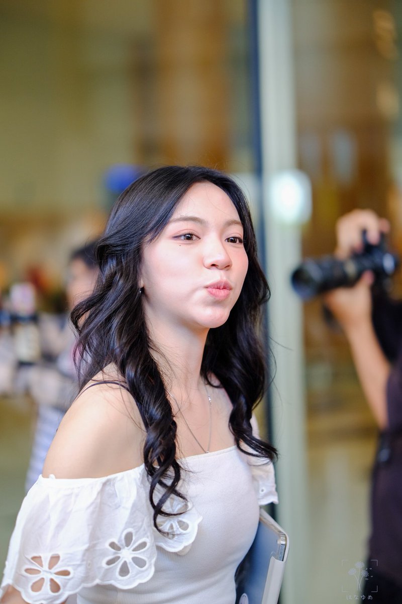 raffly_88's tweet photo. 10/07/2026- Safe Flight✨
.
. 
. 
@Aralie_JKT48
At Juanda International Airport Surabaya
#JKT48GrandeAirportFashion https://t.co/mjae2I3L0L