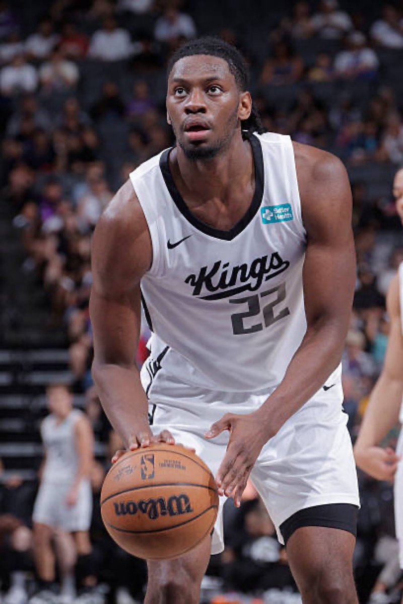 kings_muse's tweet photo. Jonathan Mogbo vs the Clippers

— 12 PTS
— 7 REB
— 3 AST
— 1 STL
— 1 BLK https://t.co/nNhKV7kDGC