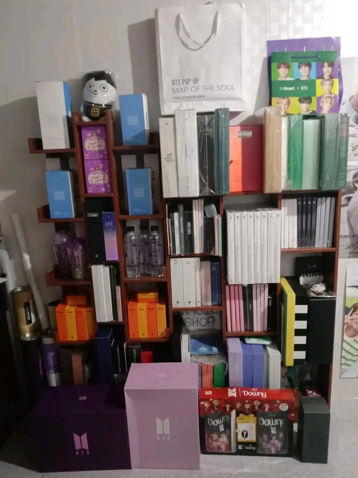 itsjksgirl's tweet photo. Hello #ARMY! I'm selling some of my pre loved BTS Merch. If you're interested just DM me. Funds will go straight to my Baby Army's needs. 🥰💜 #BTS #BTSARMY #BTS_ARİRANG #BTSMerch #KPop #Selling https://t.co/vCypjTr3Fp