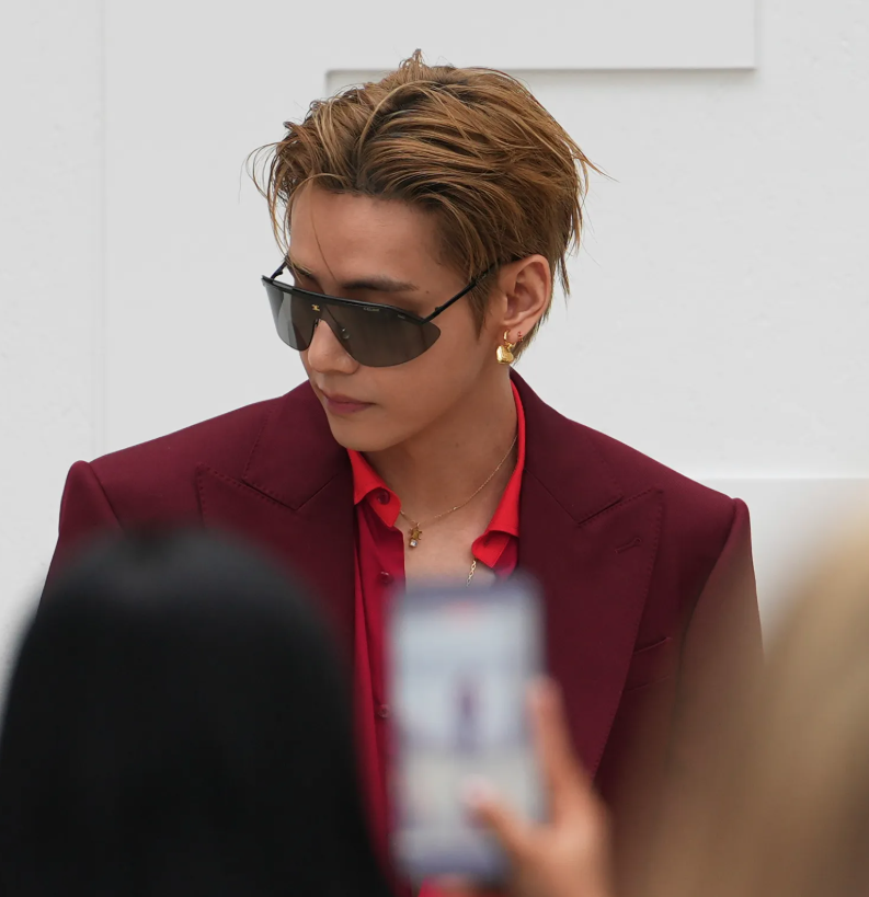 AboutMusicYT's tweet photo. Taehyung has generated $1.3M in MIV based on a single IG post during the recent Paris Fashion Week, placing him as the fourth biggest celebrity of the Celine event.

Overall, with additional coverage and third-party mentions, he generated $18.7 million in MIV. https://t.co/Ws8JkcqMcO