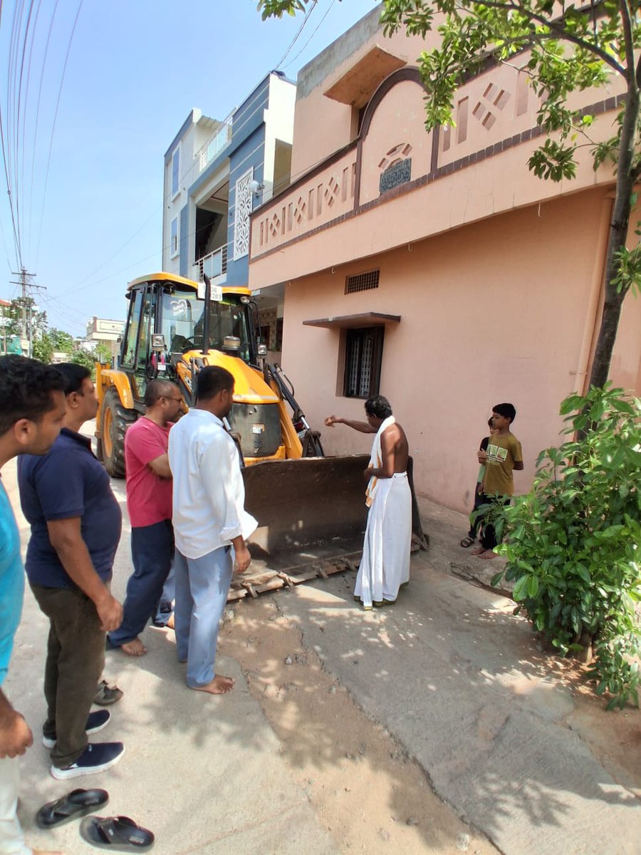 arshadboom4664's tweet photo. Today 
10-07-2026,
29th Ward Ex Councillor 
MA Naseer Arshad
Inaugurated 
New CC roads works 
Near Prabhakar Clinic line.
I wholeheartedly Thanks Janab T.Harish rao Sahab ,
Ex Municipal Chairman K.Rajanarsu sahab  and Special mention to
municipal commissioner sir,
DE and AE sir. https://t.co/ZKOGFbabbh
