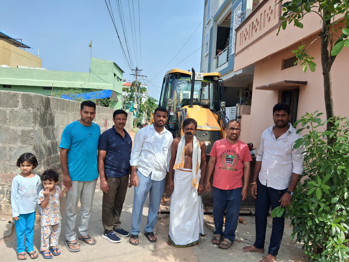 arshadboom4664's tweet photo. Today 
10-07-2026,
29th Ward Ex Councillor 
MA Naseer Arshad
Inaugurated 
New CC roads works 
Near Prabhakar Clinic line.
I wholeheartedly Thanks Janab T.Harish rao Sahab ,
Ex Municipal Chairman K.Rajanarsu sahab  and Special mention to
municipal commissioner sir,
DE and AE sir. https://t.co/ZKOGFbabbh