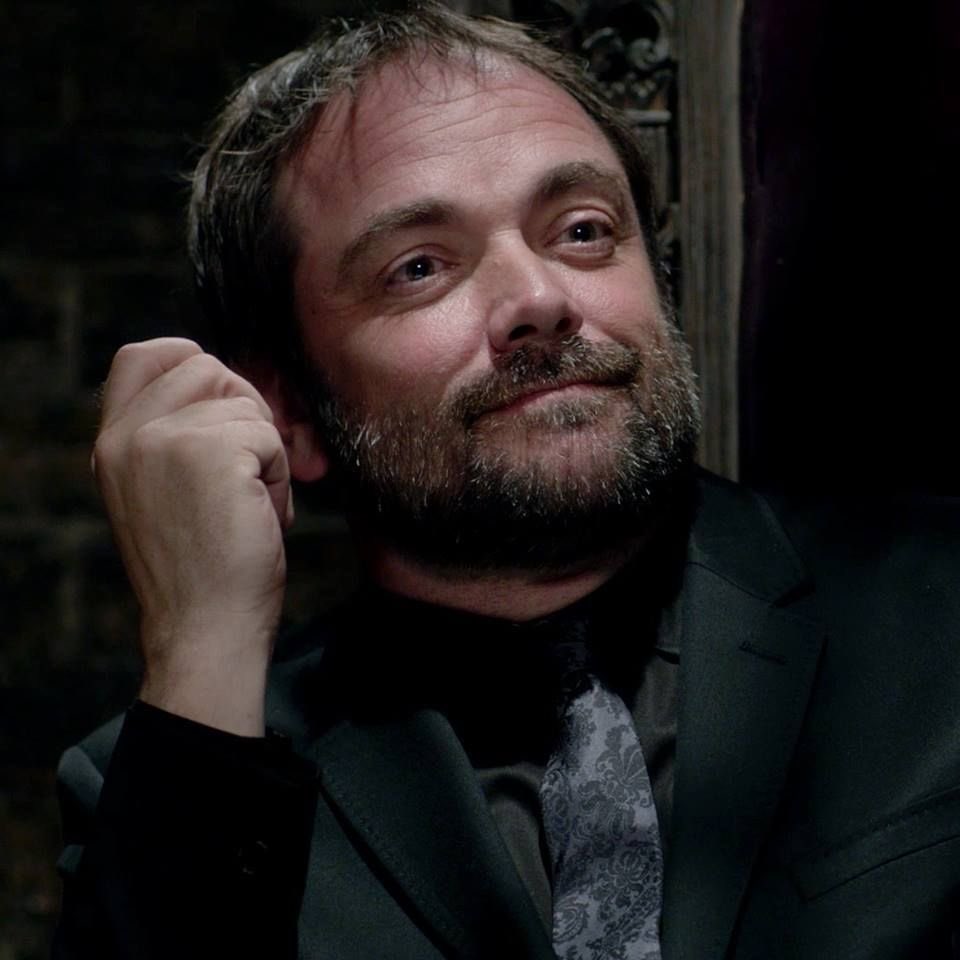 MASCAR4_'s tweet photo. #𝒟onna : Menção honrosa ao Crowley! Ele é meu personagem favorito e eu vejo muito a Signora sendo autoritária, confiante e bem humorada, apesar da situação as vezes não ser das melhoras. https://t.co/2pDZ5sVP10