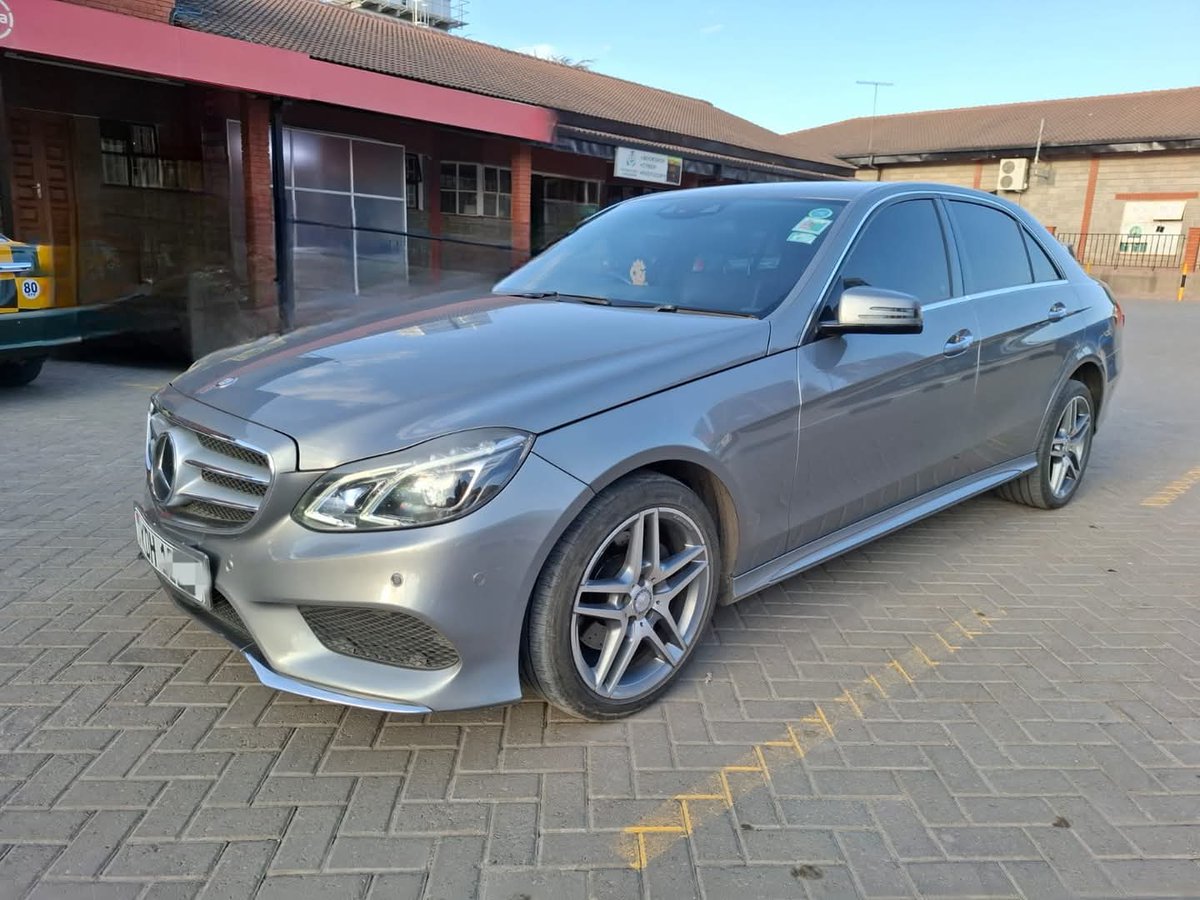 SleeksterAuto's tweet photo. MERCEDES BENZ E250
🚗 YOM 2016
⚙️ 2.0L PETROL ENGINE 
🔄 AUTOMATIC TRANSMISSION
💰 PRICE: 3,300,000 https://t.co/8xrzAPVE12