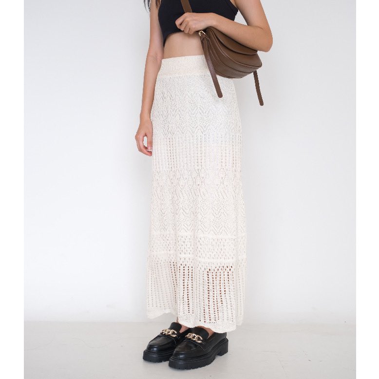julyyyata's tweet photo. Skirt cocok buat mantai nih‼️🏖️

Yang bingung mau nyari skirt buat ke pantai, aku rekomendasiin ini yaa
Modelnya lucu banget😍
Bahannya rajut yang di dalam ada furingnya

Bisa beli di sini guys👇🏻
https://t.co/qd8gDhGQyH

#spill #ootd #skirt #pantai #shopee https://t.co/TBVZHBsqt7