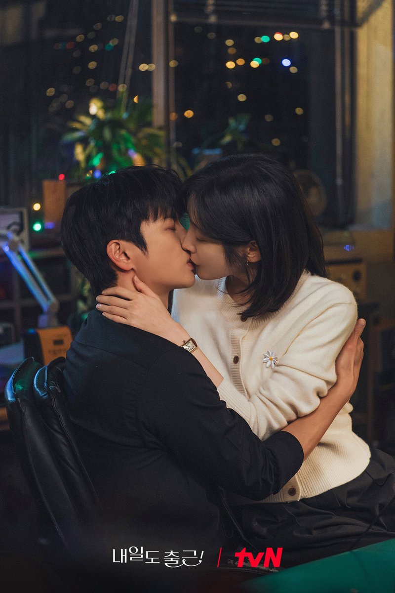 CJnDrama's tweet photo. 전 세계를 사로잡은 서인국🩵박지현 로맨스!

🏆 아마존 프라임 월드와이드 주간 8위 &amp; 비영어권 1위
🌎 44개국 TOP 10에 들며 글로벌도 인정한 설렘💙

[월화] 저녁 8:50ㅣtvN

#즐거움엔20tvN #내일도출근! #SeeYouatWorkTomorrow!
#tvN #Wavve #웨이브 https://t.co/aNRyI4R0G4