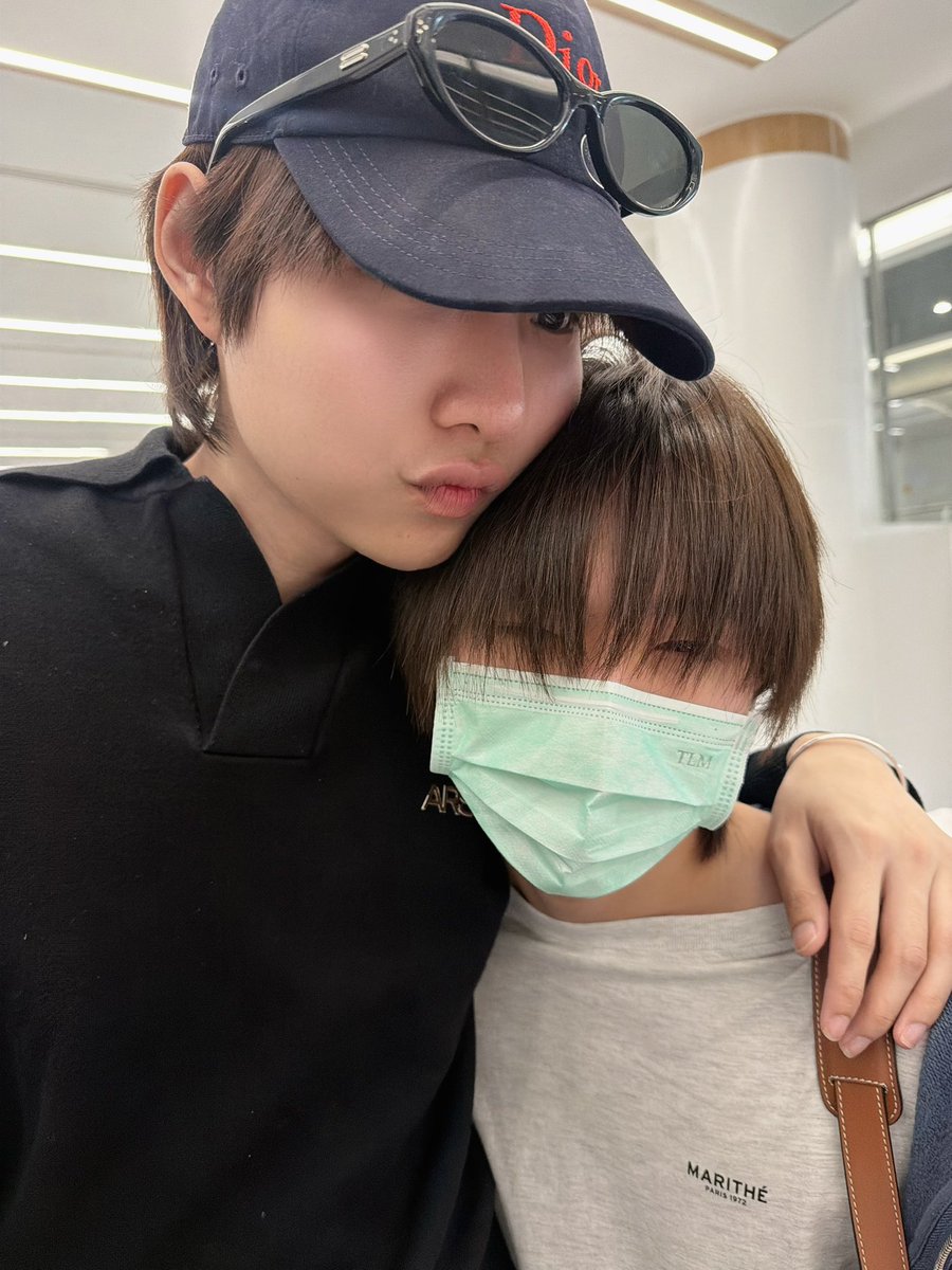 oceanfooz's tweet photo. เข้าใจชั้นมั้ย เวลาพี่น้ำปิงกับน้องก้องอยุ่ด้วยกันทีไรน่ารักตลอดเลย🥺🥺 https://t.co/vzYIznDGef