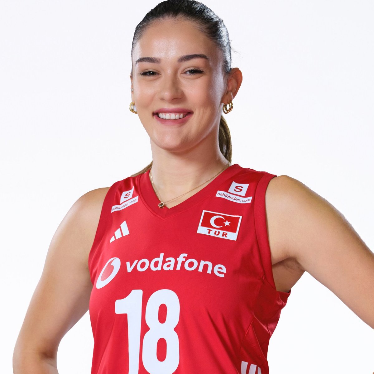 gibbybaris's tweet photo. ⚡️ Zehra Güneş x Amerika ( 5 Set )

8/13 %62 hücum
1 blok + 2 sektirme
2 ace
11 sayı, +7 WL https://t.co/knTYIf0GFF