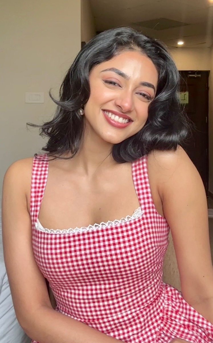 FemboyRukku's tweet photo. They keep saying, “Ponnu maari nadanthukura unaku vekkama Illa ?” like it’s supposed to hurt. 😂

Meanwhile, I’m smiling… 😁🥰

because they just described the person I’ve always wanted to be. 💕🎀🤍 https://t.co/x2e2p8IDP2