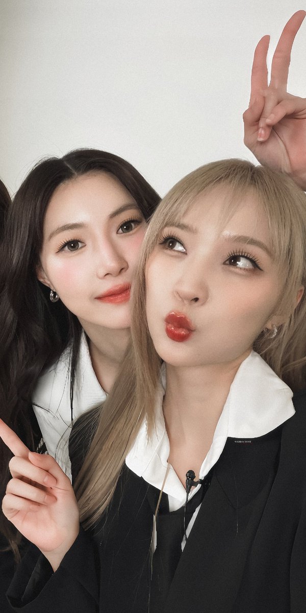 Friedbluerabbit's tweet photo. ▻𝐉𝐚𝐧𝐉𝐢𝐧𝐠𝐣𝐢𝐧𝐠  🦊🥚🐯🎀
📱wallpaper

【𝐋𝐚𝐥 x 𝐖𝐢𝐧𝐞】【𝐉𝐚𝐧 x 𝐉𝐢𝐧𝐠𝐣𝐢𝐧𝐠】

#JanJingjing #แจนจิงจิง 
#JANHAE #jingjingyu
#EnemiesWithBenefits https://t.co/Lt9n2DxYAE