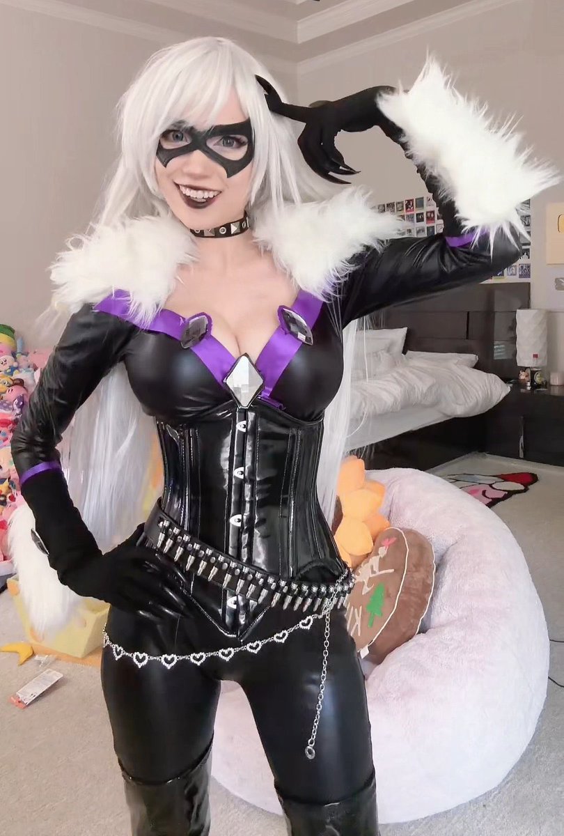 EMIRUSUPREMACY's tweet photo. Isn’t she perfect? https://t.co/SpZHfKo0Tt