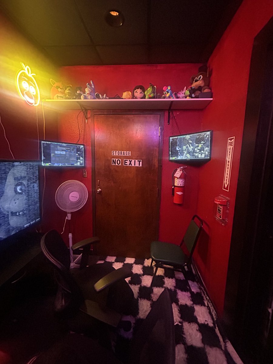 koithecatt's tweet photo. So uhh I got a new job but this place seems scary…. https://t.co/NdGbrzhq0l