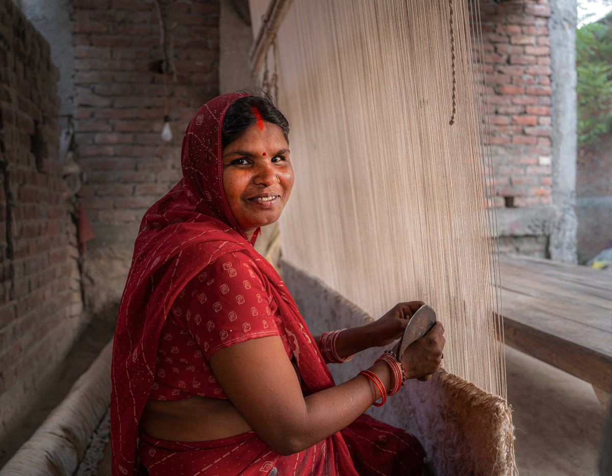 artofhmc's tweet photo. Most people walk on a handmade carpet.
Few ever meet the hands that made it possible.
Today, we're celebrating the artisans who keep this centuries-old craft alive.

#HandmadeCarpets #ArtisanStories #Craftsmanship https://t.co/MIbRMoFPIZ