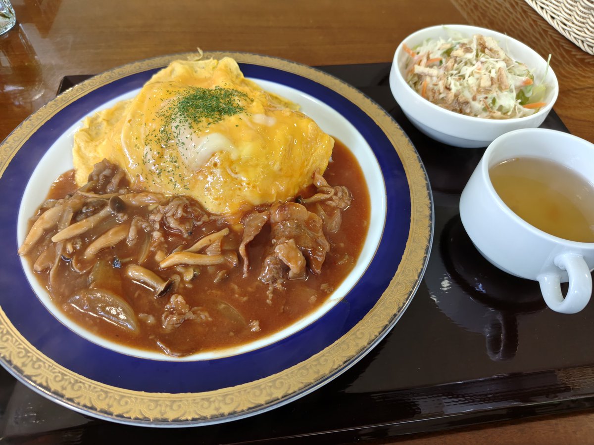 hraes_velgr's tweet photo. 生野のご当地グルメのオムハヤシも食べて満足

あとたまにはこんなのもと思って銀山の坑道内で熟成させた梅酒買ってきた

今晩早速呑んでみるかな！ https://t.co/lXxV8JnXZj