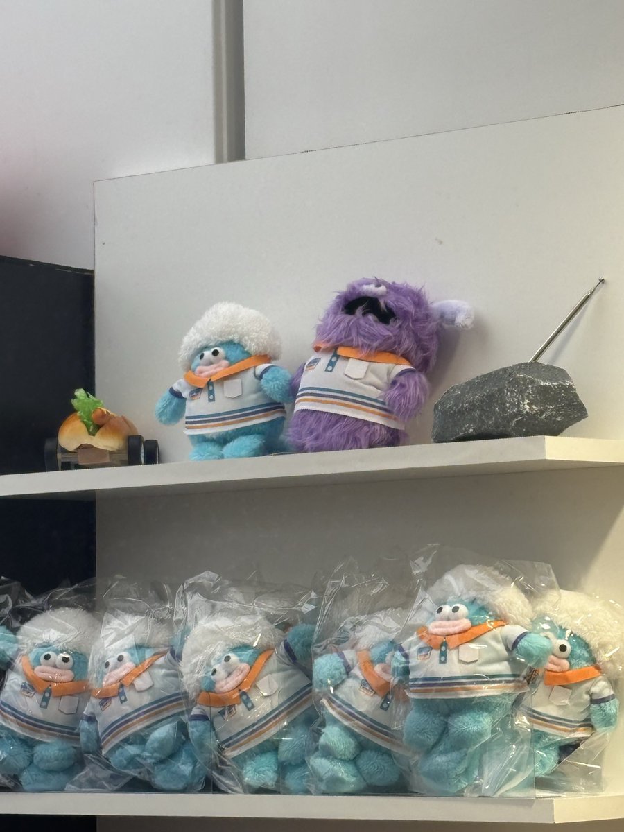 konoha_0771's tweet photo. ポップアップ初日行って無事にノベルティゲット出来た！！！
とても充実してたし店内可愛いし、入り口にホイッピとラッピ本物いて最高だったー✨
選べなくて沢山買っちゃったよ😂
ホイラピ大好きー🩵💜
#whippi_wrappi    #ホイッピラッピ https://t.co/HNP3QX1Zbq