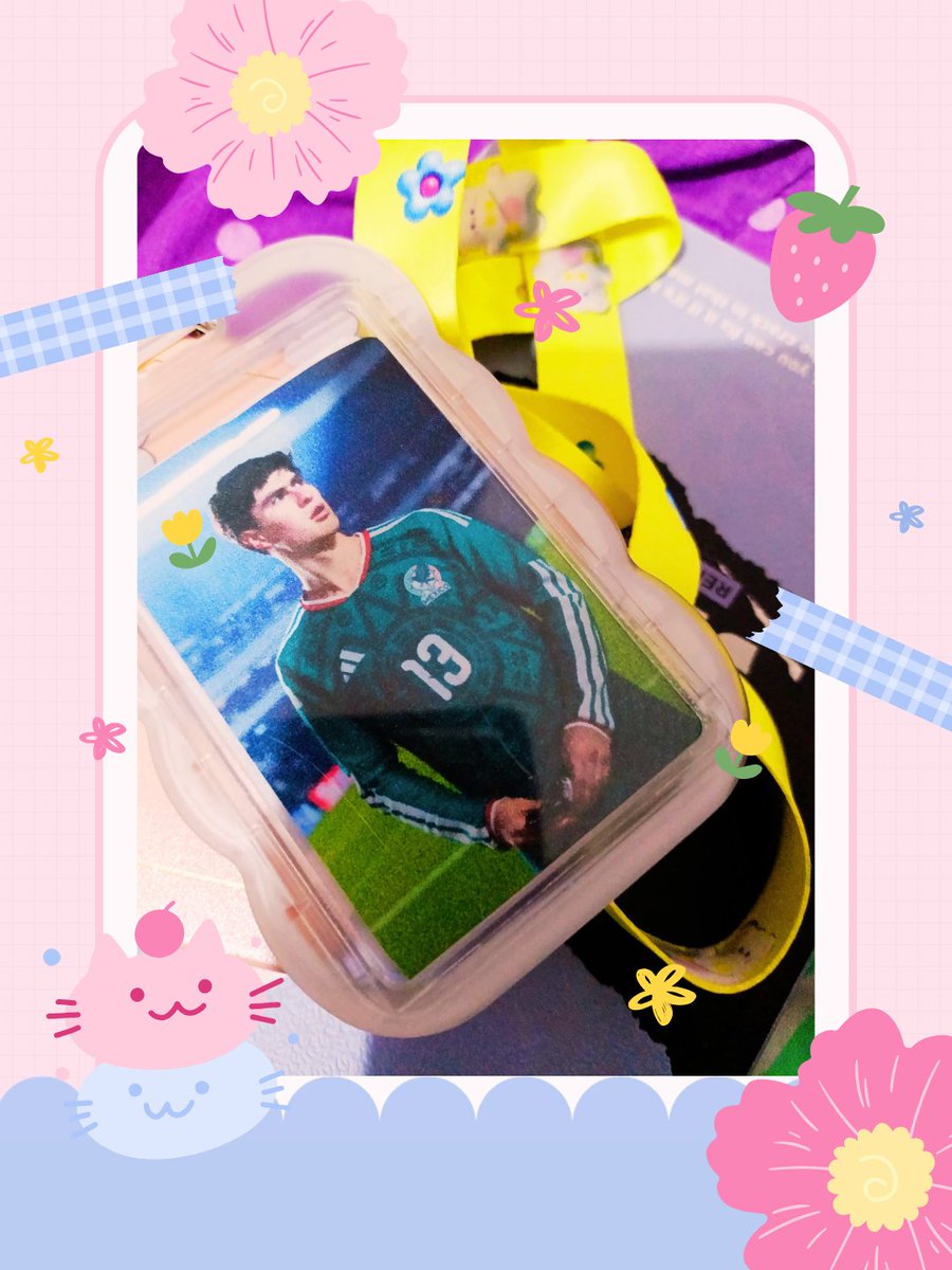 Daylight_08's tweet photo. Ayer fue mi cumpleaños y mi mejor amiga me regaló una photocard de la Hormiga 😸✨ https://t.co/82gwMLB8zJ