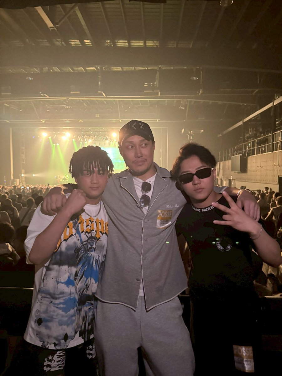 fotikazuma's tweet photo. 悪童二人連れてCHEHONのライブを応援しに✨🎤

爆音の韻波句徒～🎶 https://t.co/tRVRT3VeWk