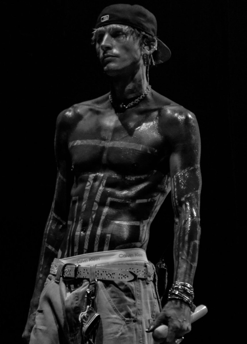 kristenESTXX's tweet photo. What about mgk?

@FitFamousMales https://t.co/u1zjzmMbBD