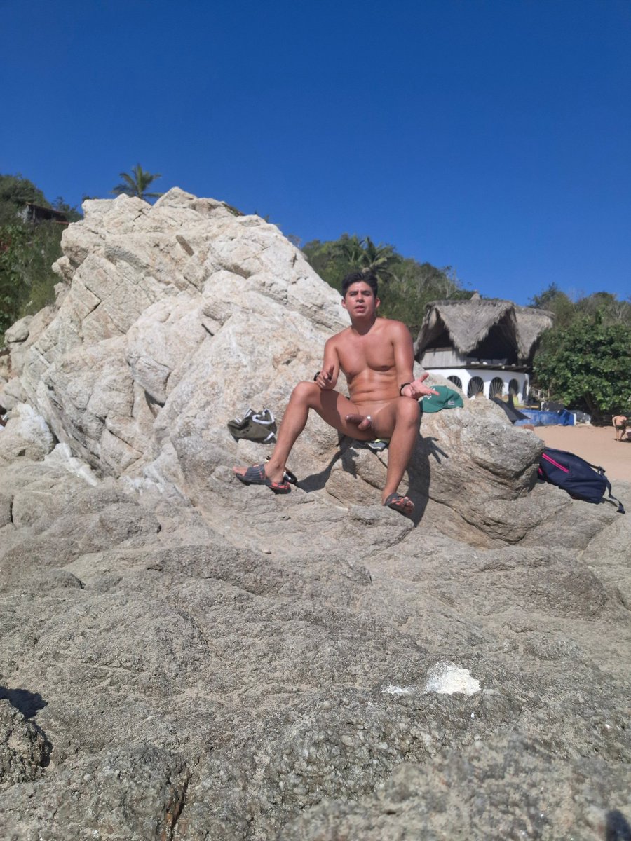 yourlittle_perv's tweet photo. Ya se extraña #Zipolite
#nudist #nudistmen #nudistmx #nudistasmx #nudisttraveler https://t.co/iY1JOjLI8D