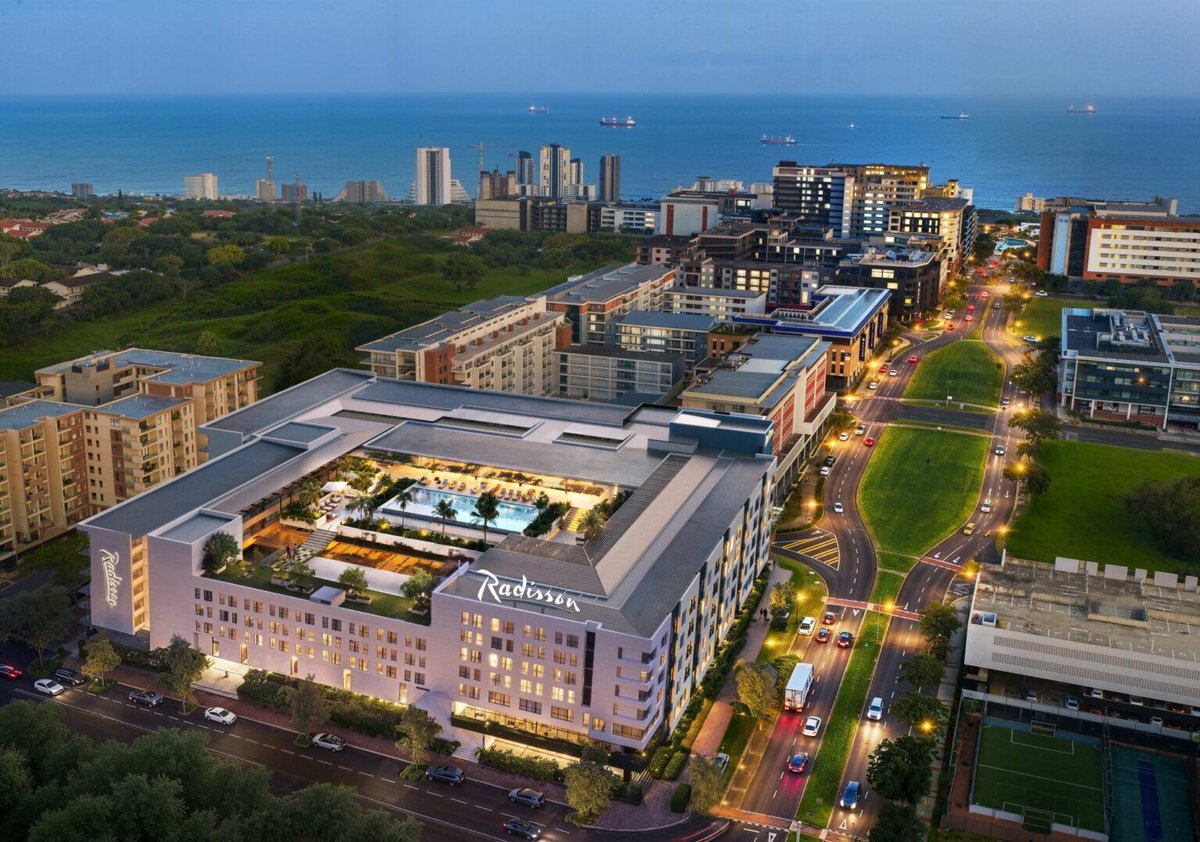Askash's tweet photo. Valued at R750 million - Radisson Group is bringing a fully serviced aparthotel offering to market in Umhlanga for the first time in South Africa🙌

Here's what you need to know:

• 183 apartments and penthouses - 40 released for sale in phase one
• Studios start at R1.75 million (29m²)
• One-bedroom units start at R2.41 million (39m²), with an open-plan lounge, kitchen and dining area
• Radisson runs and manages the building
• You get 30 days a year to stay in your own unit - the rest of the year, it's rented out on your behalf
• Development completion date: 2029

KZN is on fire with the hospitality offerings coming to market. This specific opportunity is close to Gateway Shopping Centre.

Recent hospitality developments in the region include the R2 billion Club Med Resort in Tinley Manor, which opened last week, and the upcoming Southern Sun hotel, scheduled to open at the end of 2027 in the South Tower of Oceans Umhlanga. 

Aparthotels are trending globally. Travellers are staying longer to make their trips worth the cost, and these units offer more space to cook, work, and host guests than a standard hotel room.

Would you put your money into this kind of investment? Let me know in the comments.