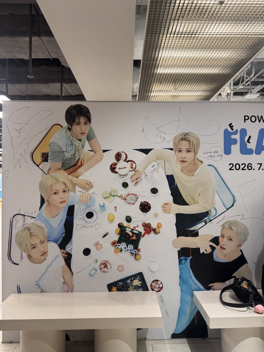 Natacha_aim's tweet photo. น่ารักมาก🩵🩵🩵 #pow #파우 https://t.co/RTq2PZuChu
