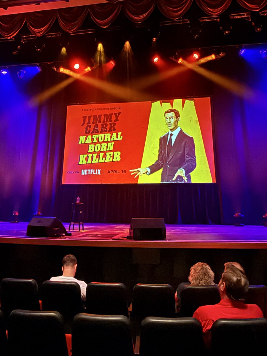 ZoePriceInt's tweet photo. @jimmycarr you did the uk proud - first time watching you live in Vegas -bloody hilarious -some of the questions you got fired 🤔🤣 good luck with the tour https://t.co/DJ2aWrUdgq