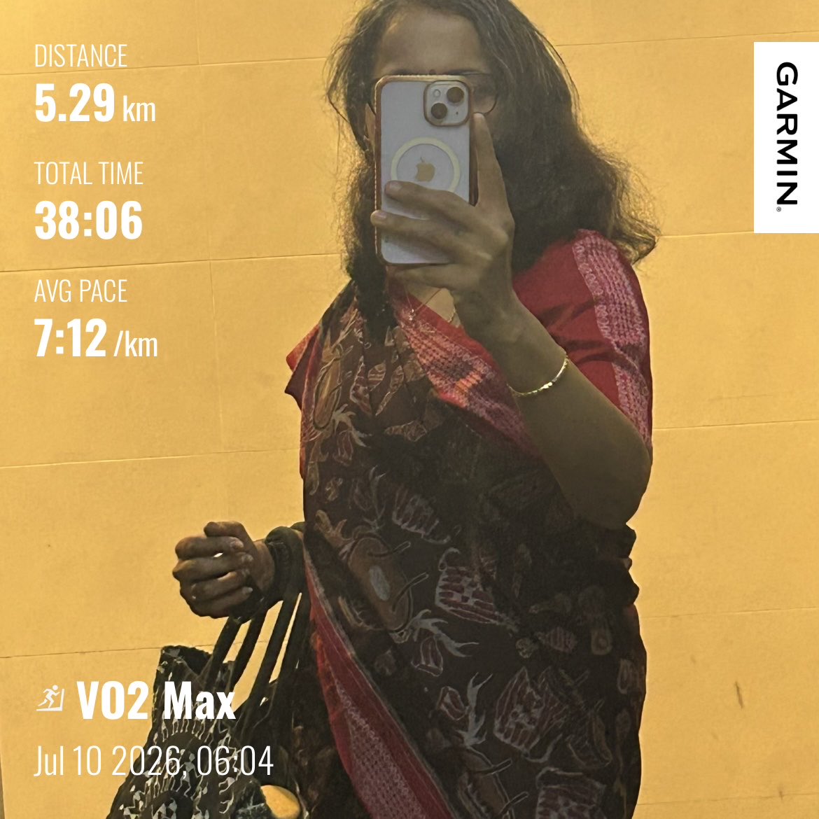NagavidyaR's tweet photo. Off late notice myself awake by 4-4.30am
Could be early signs of aging 🤷♀️
Which means in the coming years will be less sleep and more awake 😭😭
#Aging #5amclub
#Interval
#Vo2Max #Run #Fitness #FitnessJourney #FitOver40 https://t.co/N8wOVlBlBO