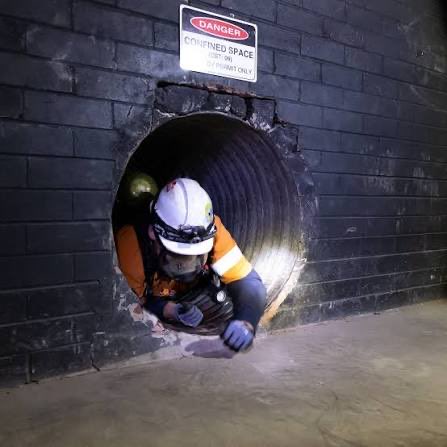 EmersedClock's tweet photo. “ITS NOT FAIR, OF COURSE HES GOT A FASTER TIME, HE CAN BASICALLY STAND UP INSIDE THAT THING”

Said in reference to me speeding through a confined space course

Mainly targeting my HEIGHT GOD DAMN IT I AM SO SHORT https://t.co/FgsZOZsPug