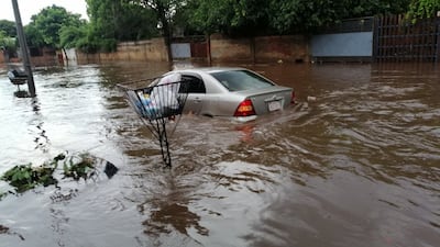ImTheLucx's tweet photo. "Pero que es lo que hay en Paraguay? No hay nada ahí jajaj"

Los extranjeros no saben que acá cuando llueve sobre Mcal López Asunción se convierte en la Venecia de América!! 🇵🇾 https://t.co/3dz8Nu2kSl