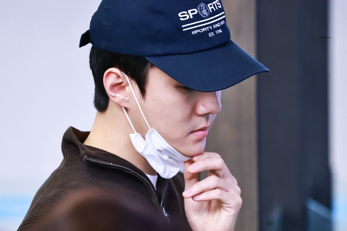 Shgler_'s tweet photo. 260710 GMP🛫

#세훈 #SEHUN #오세훈 #sehun 
#EXO #엑소 https://t.co/12Ipv2q2Zy