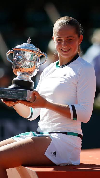 mariahcandylamb's tweet photo. ostapenko and her three slams 🥹🥹 https://t.co/BUx7CRx3LR