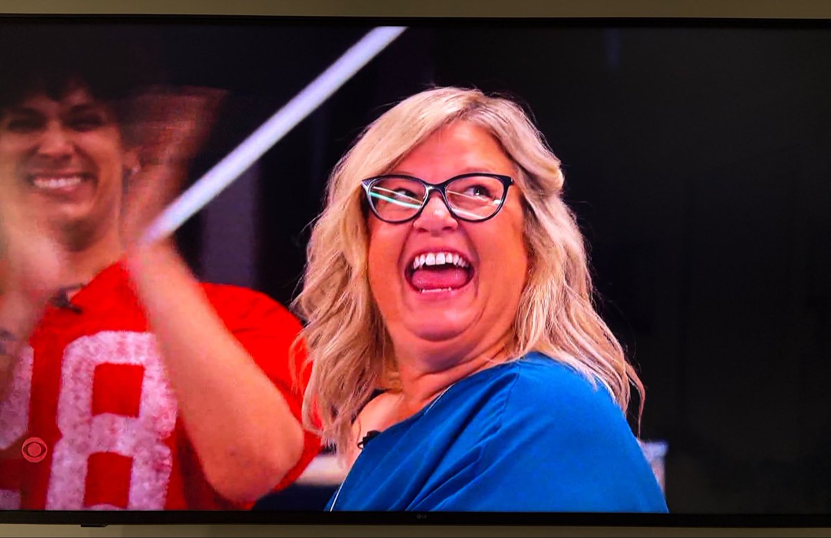 ShimBo84's tweet photo. Serious #BigBrother Q: An I the only 1 who dislikes Angela? Her only memorable moments were “Crazy eyes,” copying Lisa’s walk &amp; her fight w/ Quinn. 
Admittedly entertaining, she’s condescending &amp; not a good #BigBrother28 player. 
Am I in the minority? She’s a camera whore. #BB28 https://t.co/9mZ1rMLLXy