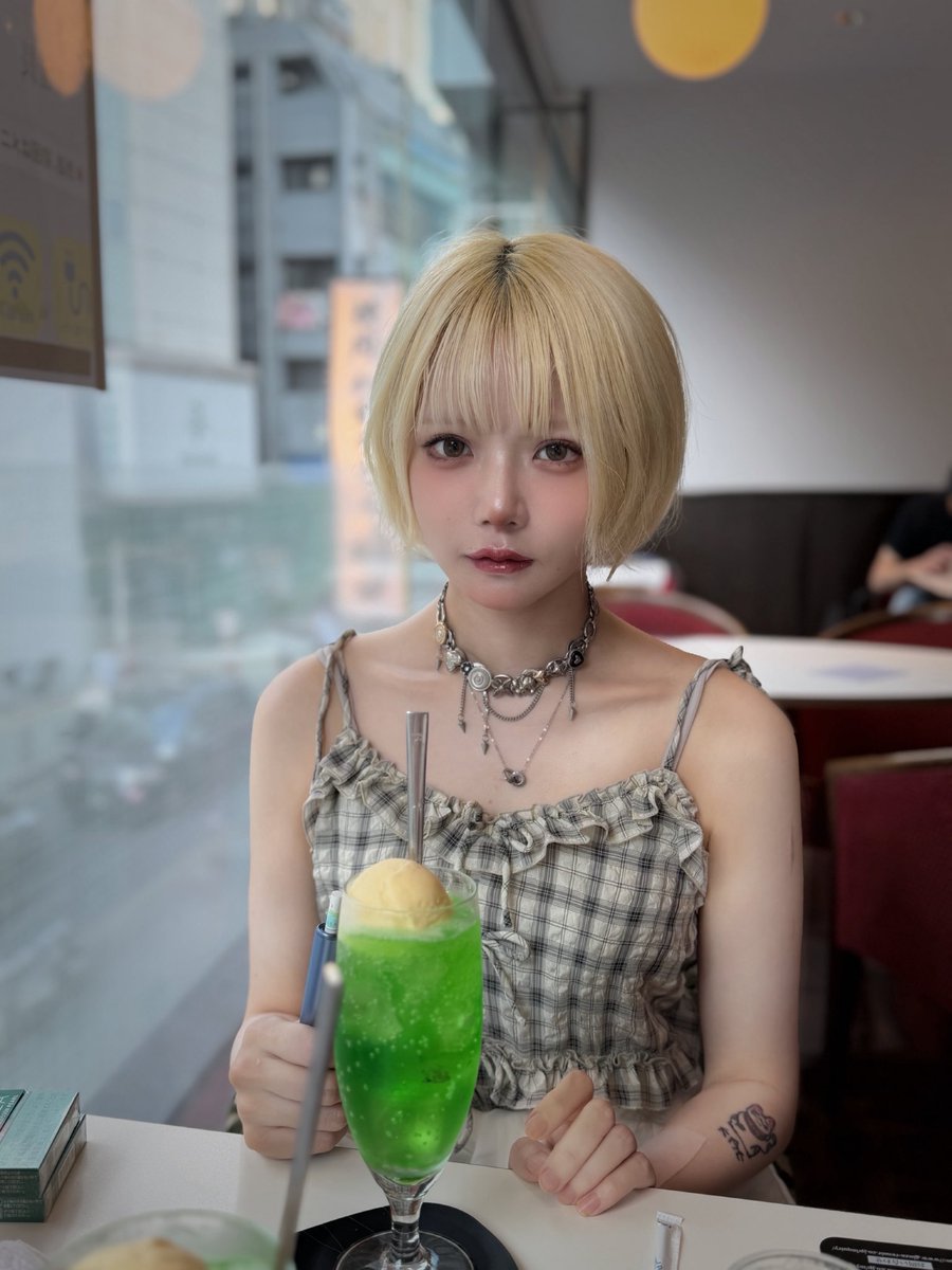ムロ葉菜子 (@hnknic) / Posts / X