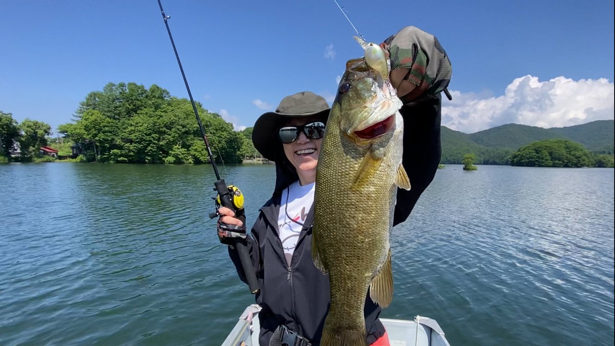 NAGANO_Fishing's tweet photo. グッドモーニング曽原湖✨

ハッピーバースデー🎁ミキスケ

バースデーフィッシュは中層クランキングでスモールを言わしめるという素敵な展開からスタート😁

#曽原湖
#中層クランキング
#SSOB
#クランキー63LL
#バースデーフィッシュ https://t.co/KCqZ6SS8Ja
