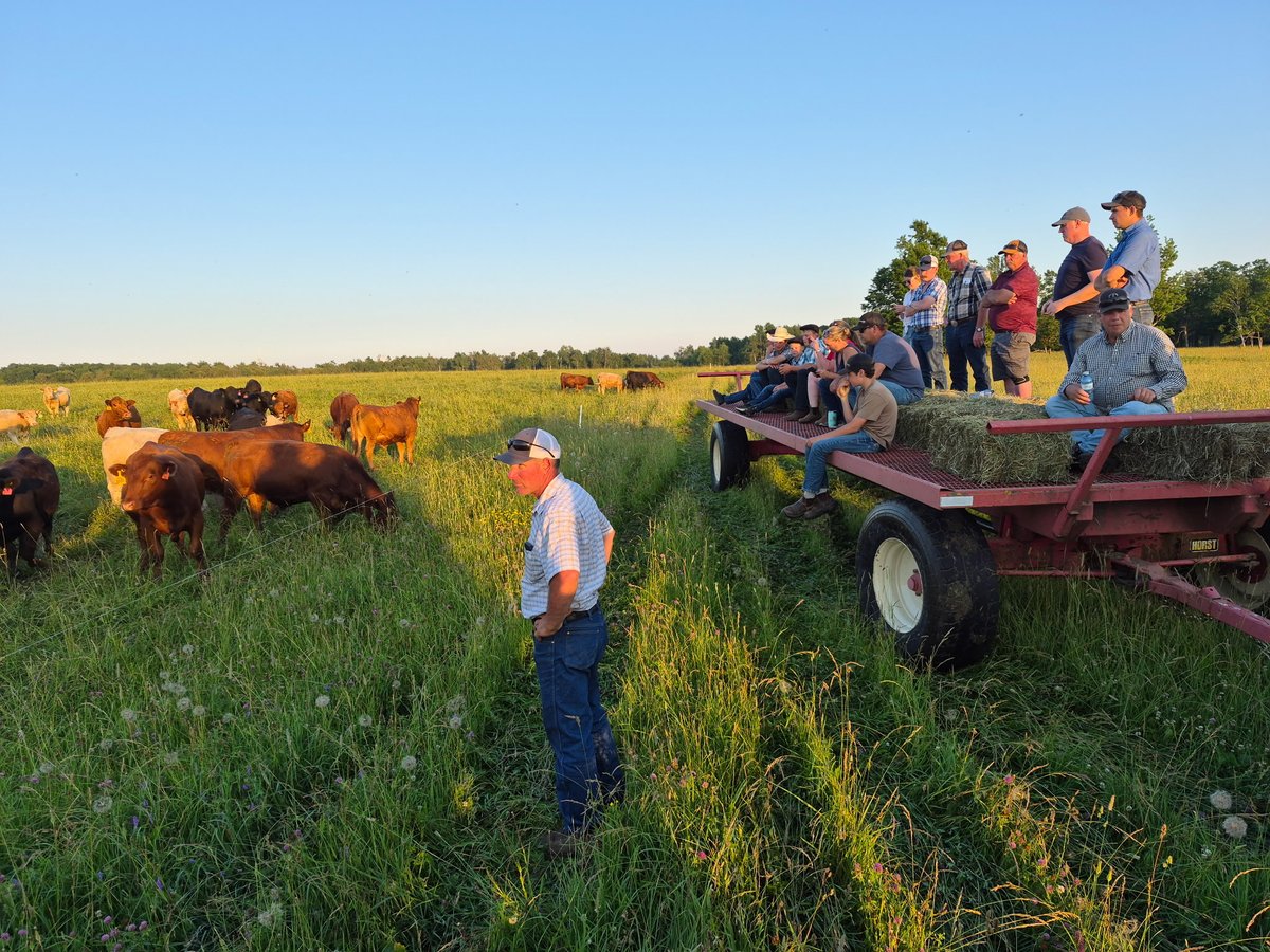 BeefFarmersON's tweet photo. It was a great evening at the Grey-Dufferin Community Pasture Twilight Meeting, learning more about the pasture. A BIG thank you to Pasture Manager @MikeSwidersky, and everyone who organized and participated in the event. And, of course, thanks for the delicious beef on a bun! https://t.co/n4a7MOqoDj