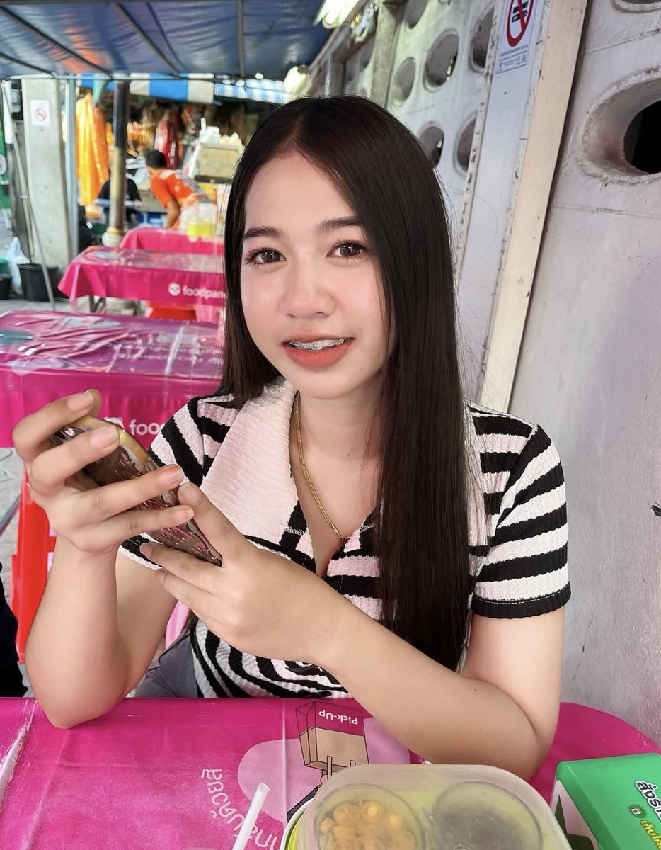 jullie_mar55s's tweet photo. ถ้าล้มเราอาจจะได้แผล ถ้ายอมแพ้เราอาจจะไม่ได้อะไรเลย"ความรักก็เหมือนเกมกีฬา ตัวสำรองจะมีค่าก็ต่อเมื่อตัวจริงเจ็บ "คนละครึ่งใช้กับอะไรก็ได้ เเต่อย่ามาใช้กับใจเราก็พอ
ไม่มีคำว่าสาย กับการเริ่มต้นใหม่
🩷
!
ไอดีไลน์📌   fo6997
#อุบลในเมือง #วารินชำราบ #อุบลราชธานี https://t.co/e8Zquz4Wr3