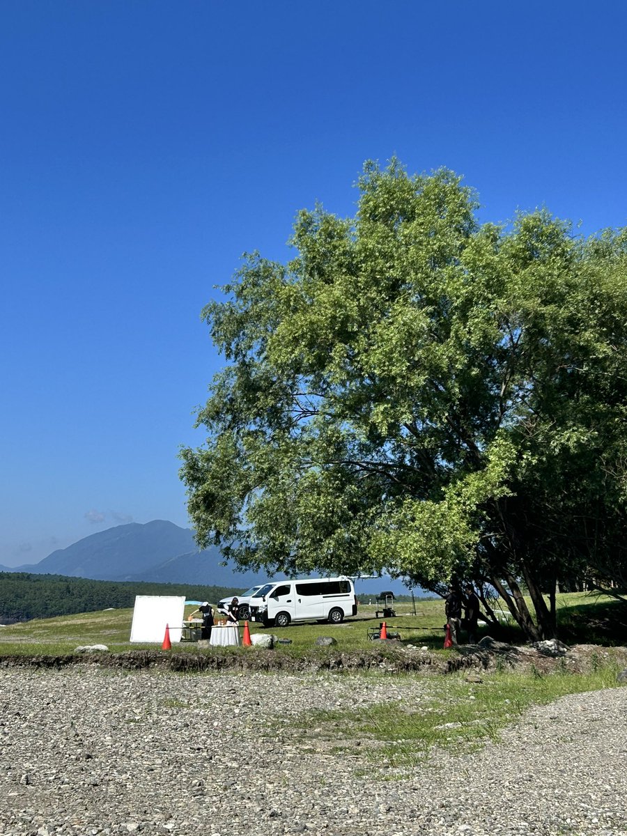 E84856298's tweet photo. 隣のキャンプ場で何かの撮影してる

陽が上がっての撤収は色々乾かせて良かったけど、かなり暑かった
西湖の湖畔、福住オートキャンプ場、富士山は見えないけど楽しめた https://t.co/SdtL5v8lau