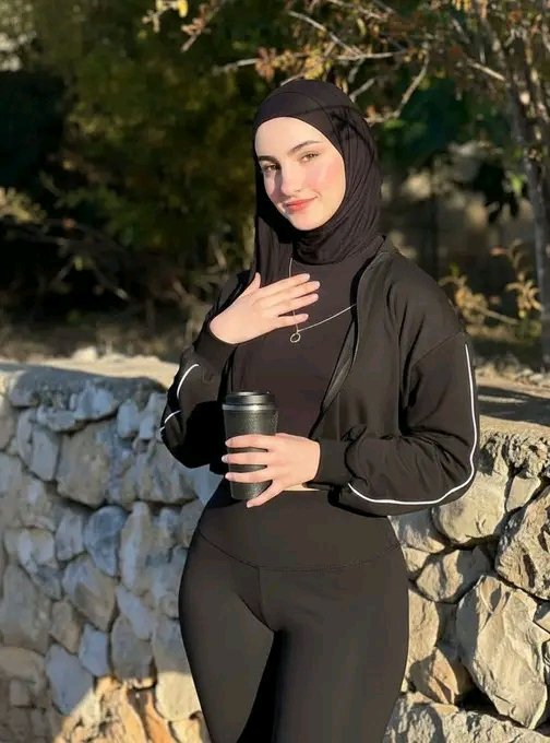 cyenue's tweet photo. اجمل بنت محجبة شفتها في حياتي😍 https://t.co/Iq7wGs61fR