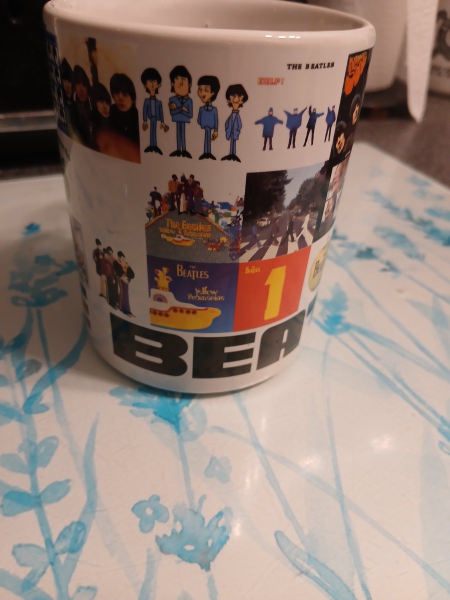 spludgesplup's tweet photo. @peterlanee They're on my official mug https://t.co/53pZ5pAjjy