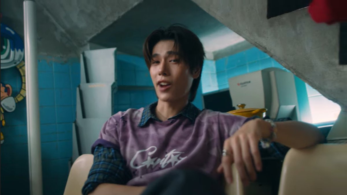 Khindoo's tweet photo. ဟယ်ပြောရဲလိုက်တာ

PONDPHUWIN YOUWITHME MV

#YouwithMeMV https://t.co/eOjzQ91VY7