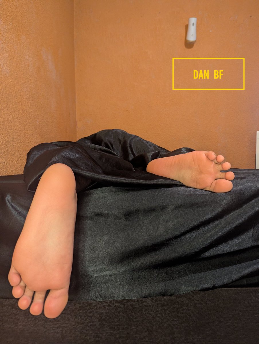dantebf_'s tweet photo. My feet 👣 are waiting for you. 

#malefeet #gayfeet #manfeet #piesbonitos #pies #pieslindos #pés #pésbonitos #péslindos #masterfeet #gaymaster #feetpic #feetworship #domfeet #feetfetish #feetmale #findomfeet https://t.co/hGAnCZkdkF
